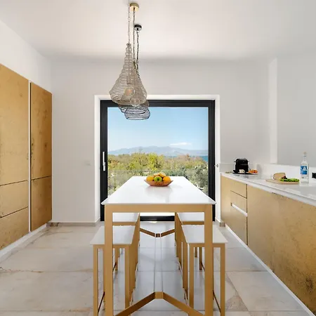 Villa Sorriso - Beach House, Seaview, Pool Vila